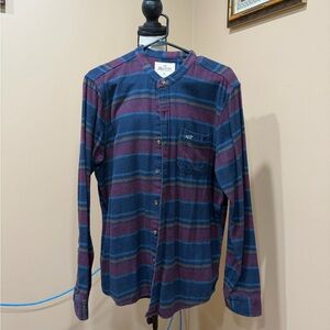 Hollister Men's Navy & Burgundy Striped Button-Front Shirt